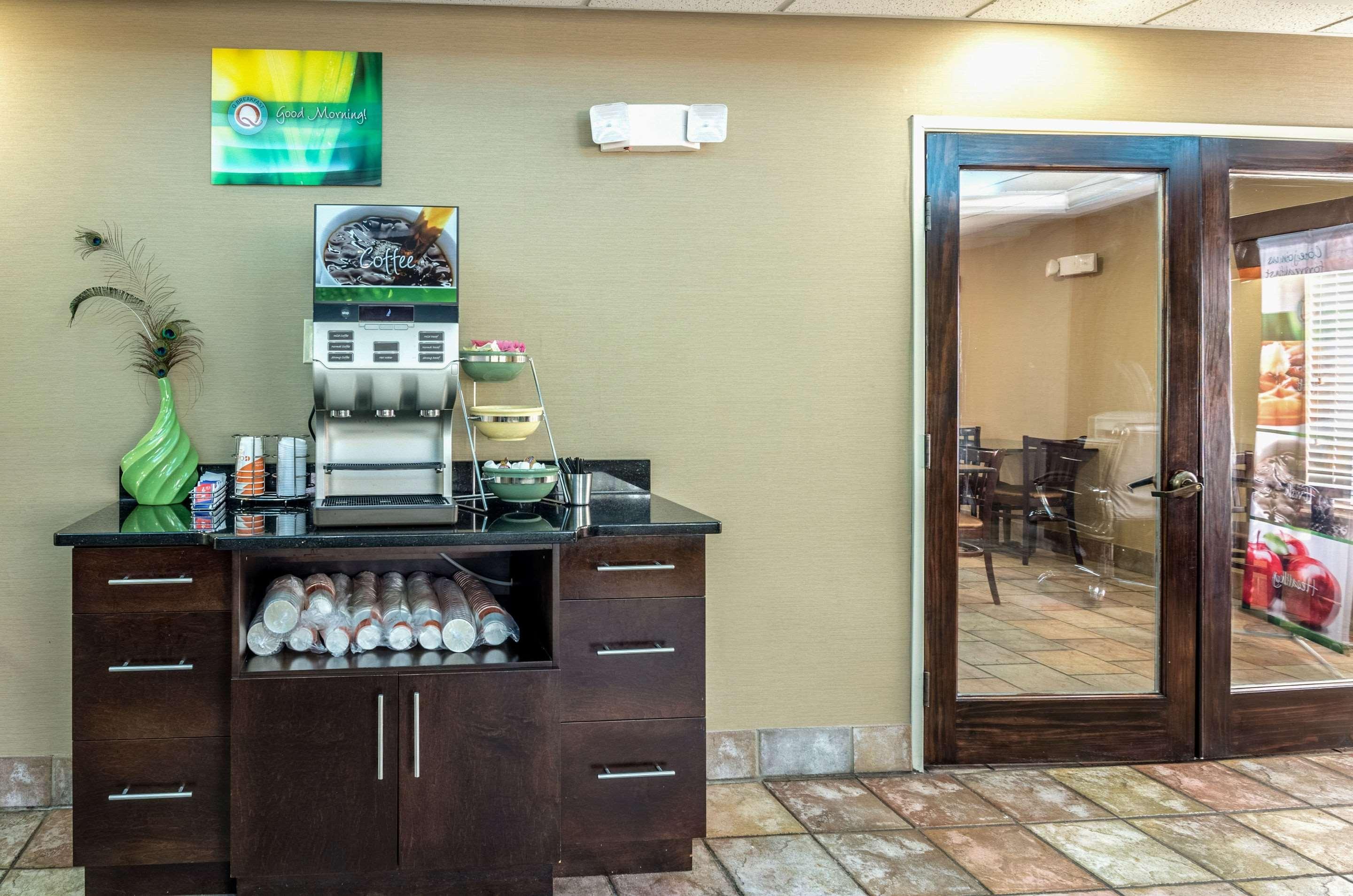 Spark By Hilton Wytheville East Main Street Exteriör bild