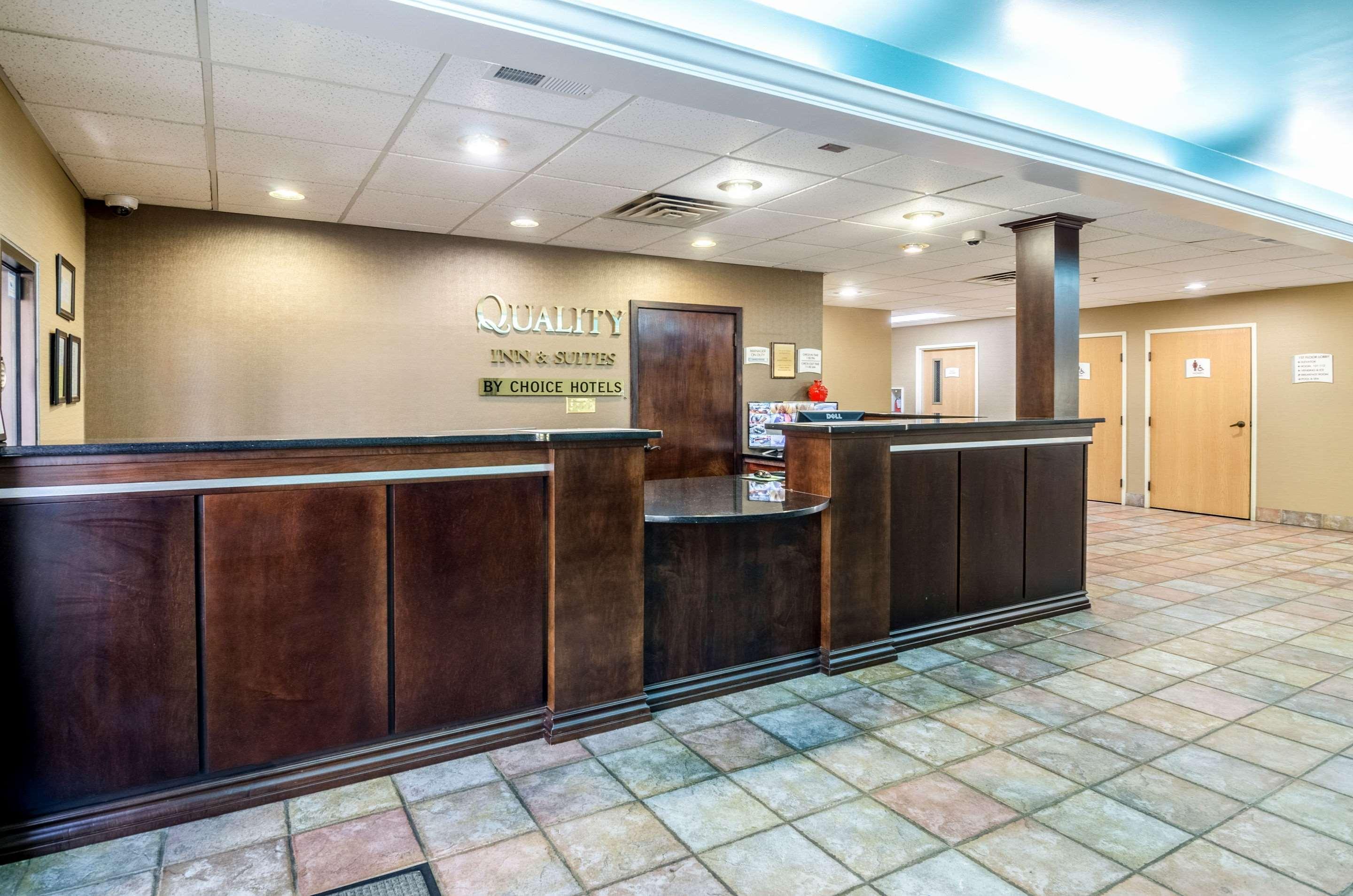 Spark By Hilton Wytheville East Main Street Exteriör bild