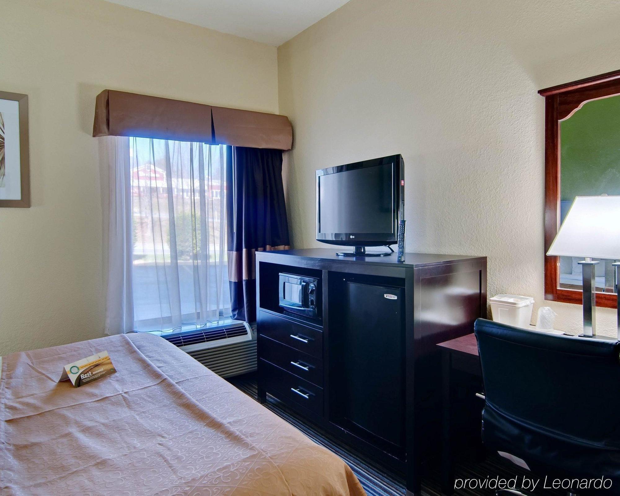 Spark By Hilton Wytheville East Main Street Exteriör bild