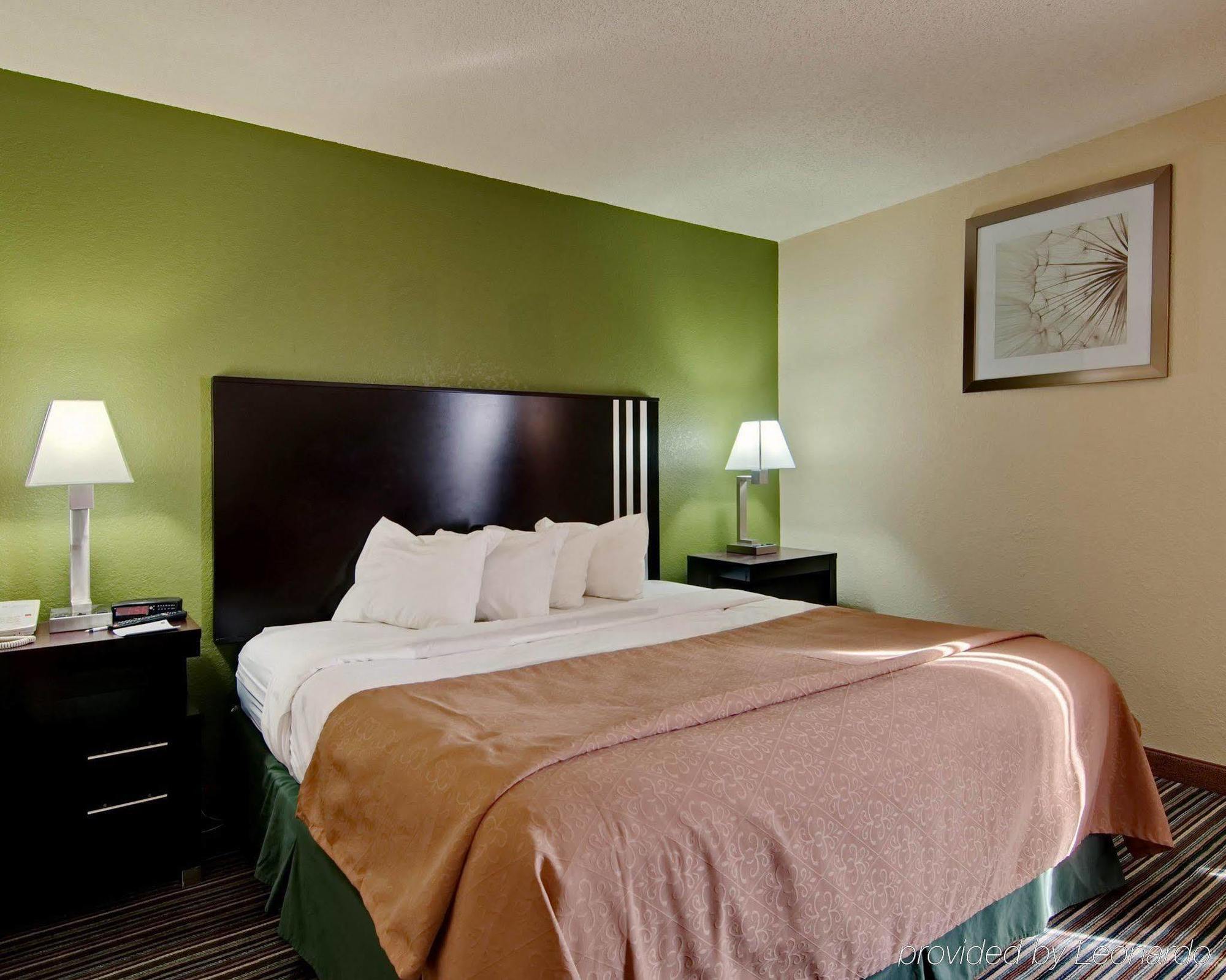 Spark By Hilton Wytheville East Main Street Exteriör bild