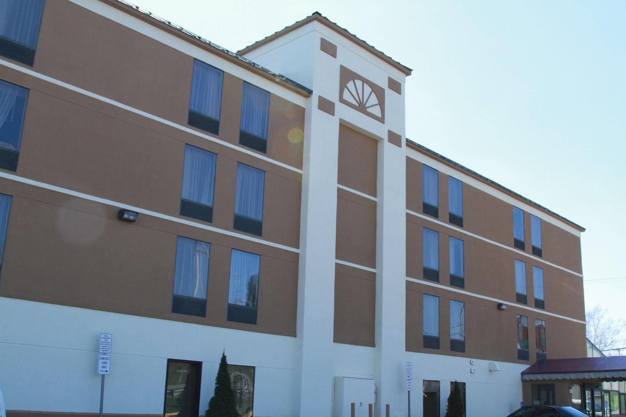 Spark By Hilton Wytheville East Main Street Exteriör bild